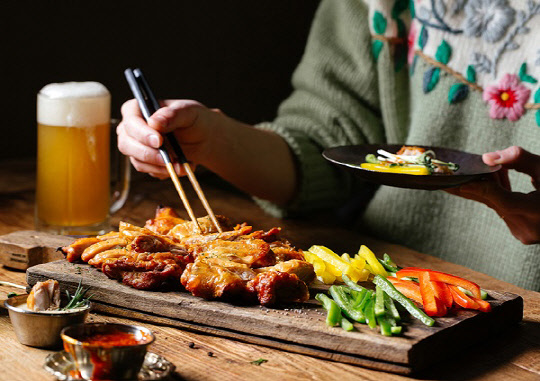 사진= 누나홀닭 제공